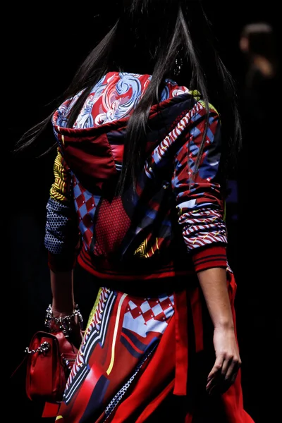 Look 30